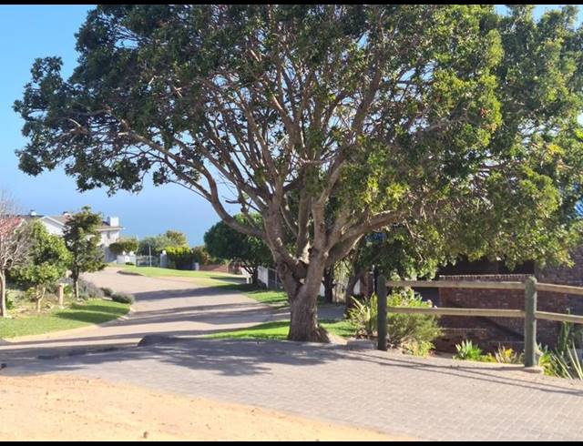 3 BEDROOM TOWNHOUSE FOR SALE IN DANA BAY